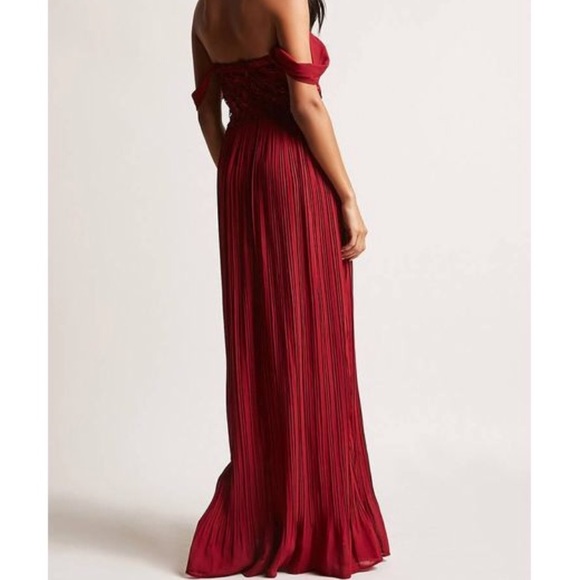 🌹 Gorgeous Burgundy Bridesmaid Dress - Picture 2 of 3